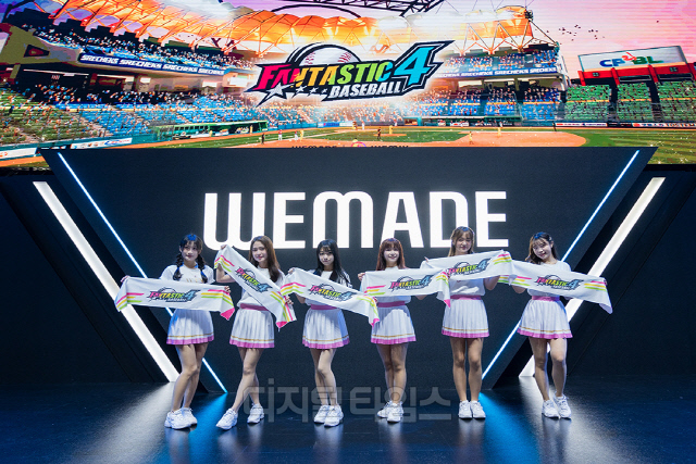 위메이드가 25~28일 대만에서 열린 '타이베이 게임쇼 2024'에 참가해 게임을 소개했다. TSG 호크스 치어리더 팀이 위메이드 부스에서 무대 공연을 하고 있다. 위메이드 제공